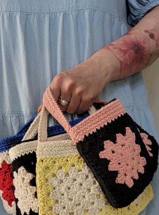 © 2025 BE MY BABY ZIP Pouch / Clutch Crochet Pattern