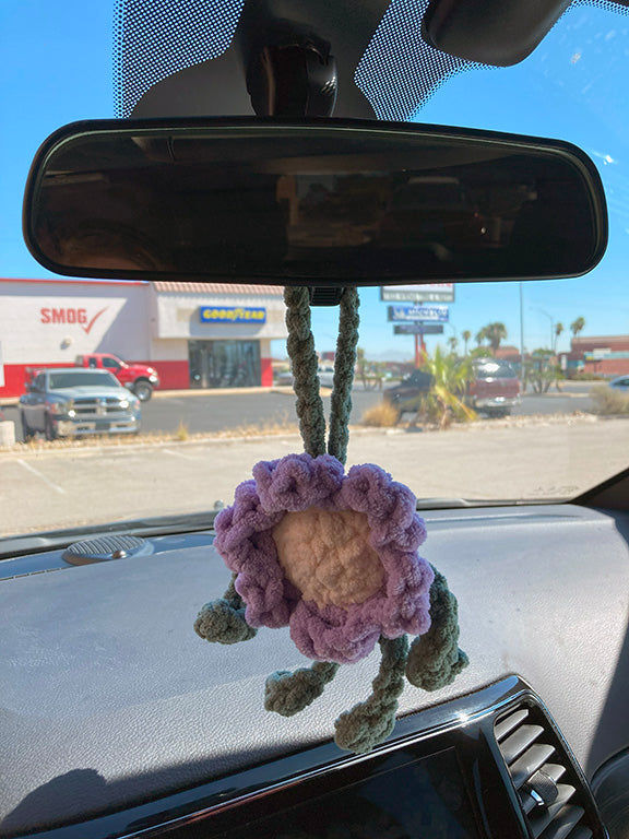 BLOOMING OLIVIA CAR MIRROR CHARM